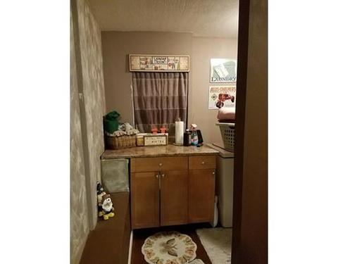 93 Agnes St, Springfield, MA 01118 photo 15