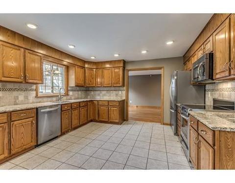 5 Patrick Cir, Stoneham, MA 02180 photo 9