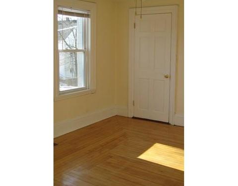 13 Millett St, Gloucester, MA 01930 photo 4
