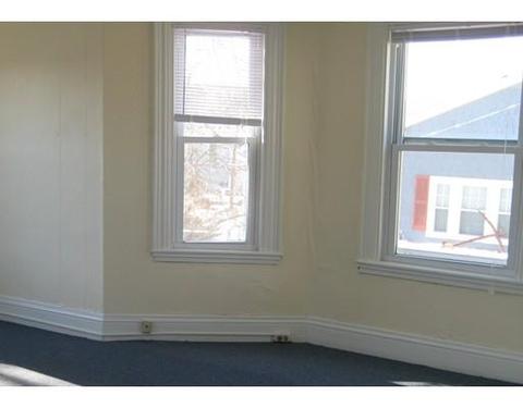 13 Millett St, Gloucester, MA 01930 photo 8