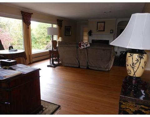 116 Pondview Dr, Springfield, MA 01118 photo 9