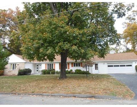 116 Pondview Dr, Springfield, MA 01118 photo 1