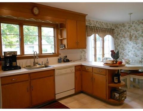 116 Pondview Dr, Springfield, MA 01118 photo 3