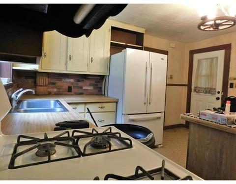 77 North St, Erving, MA 01344 photo 8