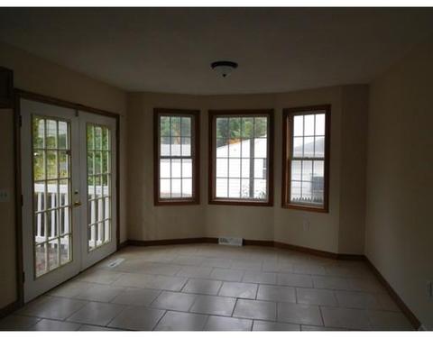 76 Ambrose St, Springfield, MA 01109 photo 8
