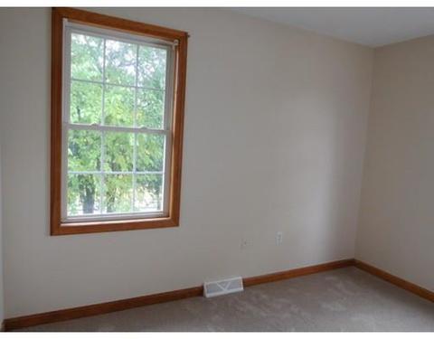 76 Ambrose St, Springfield, MA 01109 photo 16