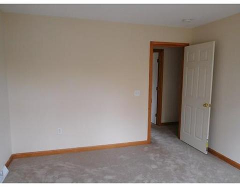 76 Ambrose St, Springfield, MA 01109 photo 12