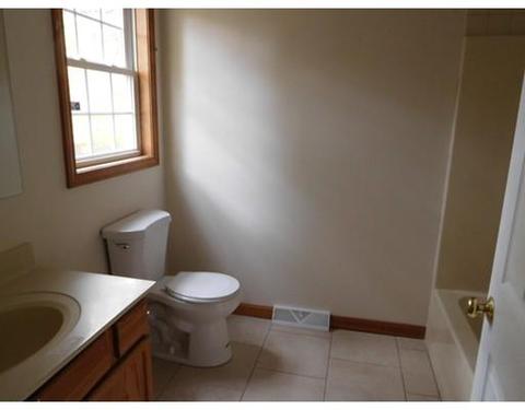 76 Ambrose St, Springfield, MA 01109 photo 9