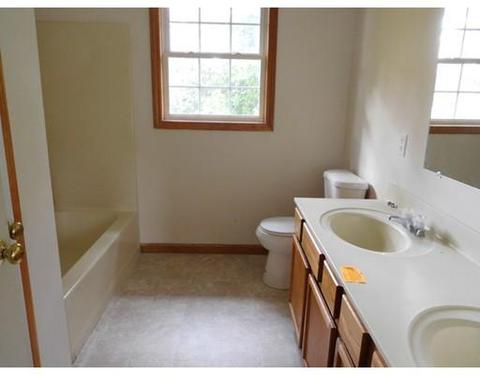 76 Ambrose St, Springfield, MA 01109 photo 15