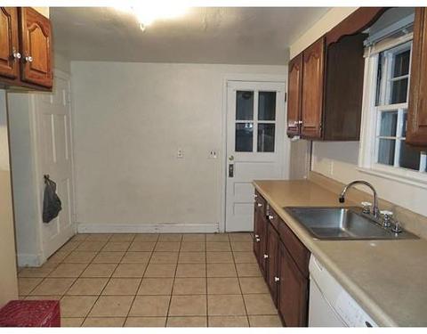 38 Upland St, Springfield, MA 01104 photo 7