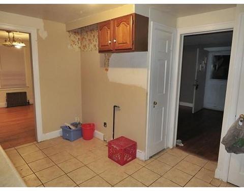 38 Upland St, Springfield, MA 01104 photo 8