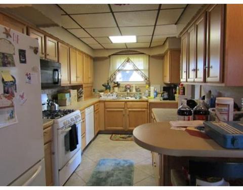 2 Captains Cir, Fall River, MA 02721 photo 9