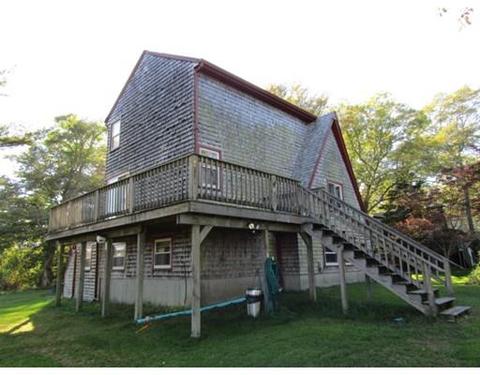 2 Captains Cir, Fall River, MA 02721 photo 3