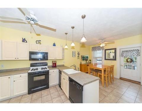 827 E 3rd St, Boston, MA 02127 photo 8