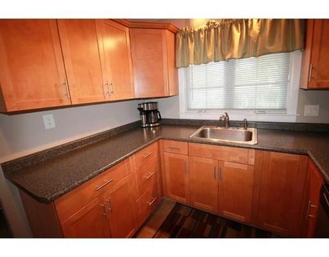 17 Moore St, Chicopee, MA 01013 photo 5
