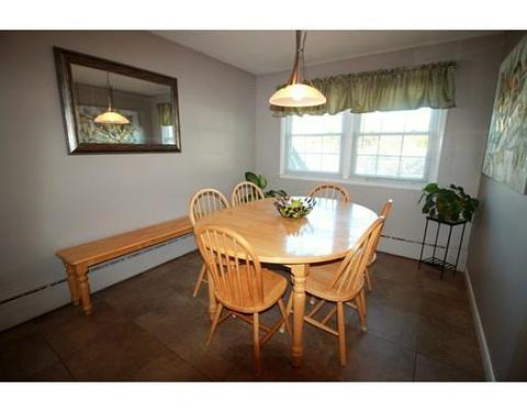 17 Moore St, Chicopee, MA 01013 photo 3