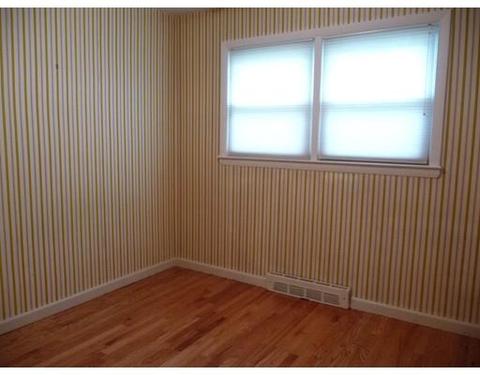 57 Bremen St, Springfield, MA 01108 photo 5
