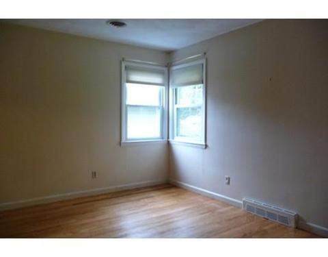 57 Bremen St, Springfield, MA 01108 photo 11