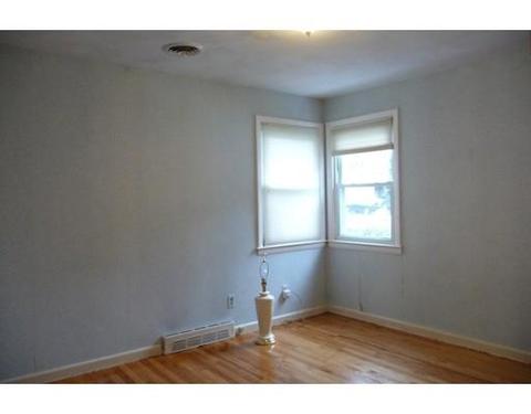 57 Bremen St, Springfield, MA 01108 photo 12