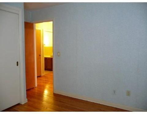 57 Bremen St, Springfield, MA 01108 photo 6