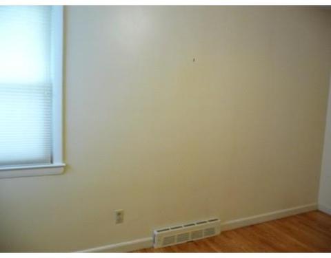 57 Bremen St, Springfield, MA 01108 photo 7