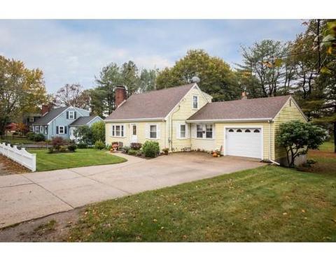 303 Plain St, Millis, MA 02054 photo 4