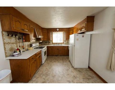 66 Merida St, Springfield, MA 01104 photo 5