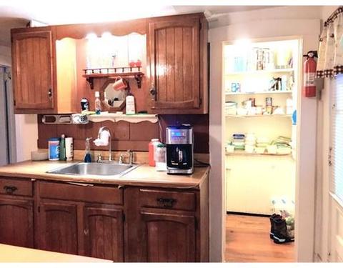 22 Howard St, Chicopee, MA 01013 photo 9