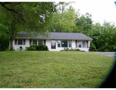 907 Bradley Rd, Springfield, MA 01109 photo 1