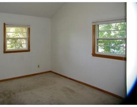 907 Bradley Rd, Springfield, MA 01109 photo 6