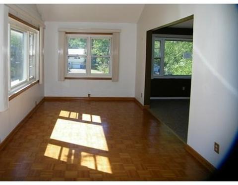 907 Bradley Rd, Springfield, MA 01109 photo 3