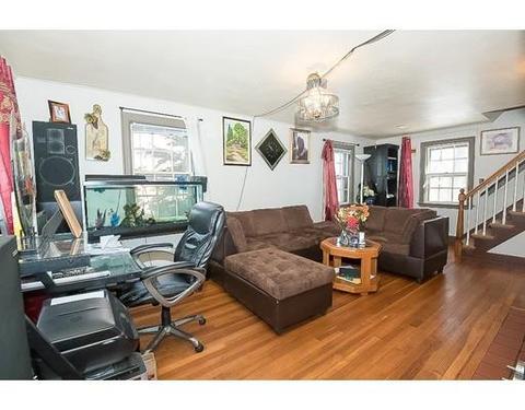 3 Richards St, Worcester, MA 01603 photo 4