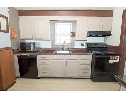 3 Richards St, Worcester, MA 01603 photo 9