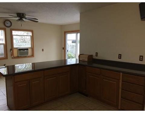 41 Ansara St, Springfield, MA 01104 photo 9