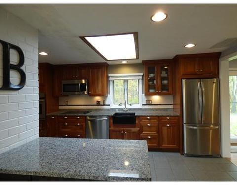 3 Sycamore St, Danvers, MA 01923 photo 3