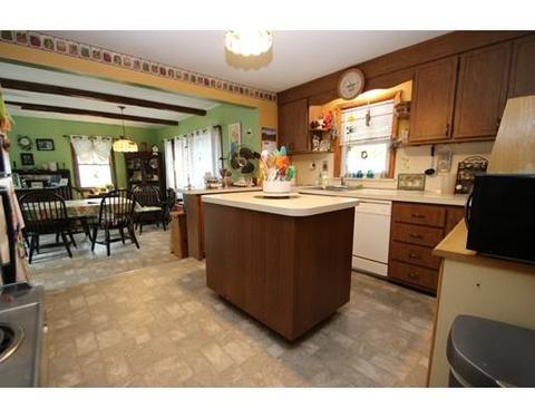 26 Lothrop St, Saugus, MA 01906 photo 4