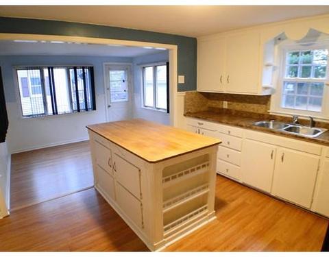 60 Aldrew Ter, Springfield, MA 01119 photo 7