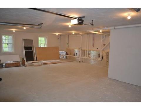 5 Aurora St, Worcester, MA 01613 photo 11
