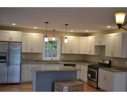 5 Aurora St, Worcester, MA 01613 photo 4