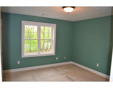 5 Aurora St, Worcester, MA 01613 photo 9