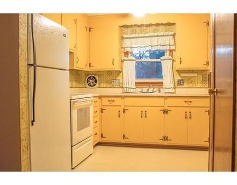 266 Stapleton Rd, Springfield, MA 01109 photo 11