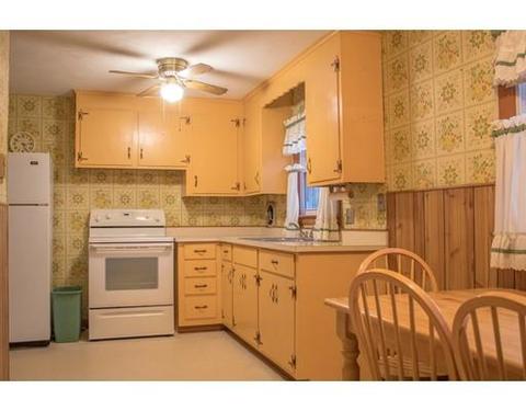 266 Stapleton Rd, Springfield, MA 01109 photo 10
