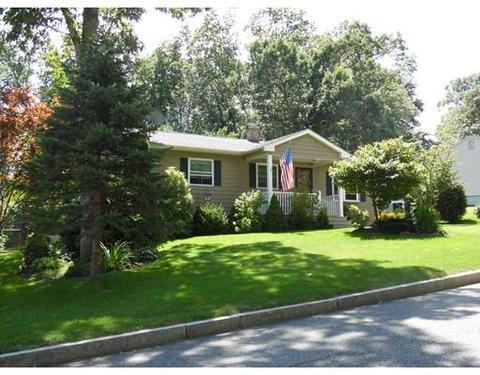 61 Helberg Rd, Springfield, MA 01128 photo 1