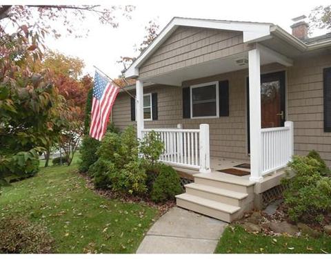 61 Helberg Rd, Springfield, MA 01128 photo 4
