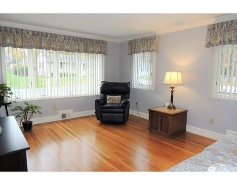40 Timothy Cir, Springfield, MA 01119 photo 4