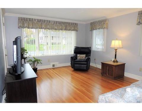 40 Timothy Cir, Springfield, MA 01119 photo 3