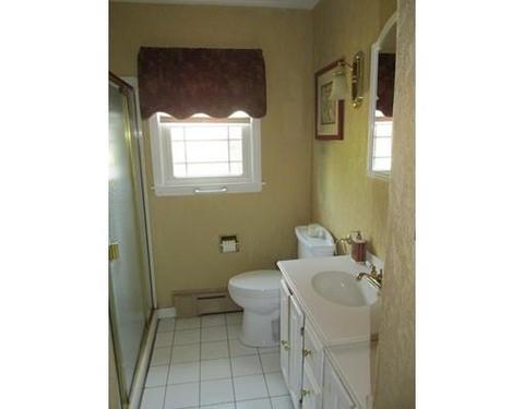 80 Greaney St, Springfield, MA 01104 photo 12