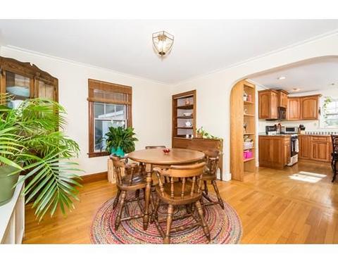 5 Ivy St, Worcester, MA 01604 photo 9