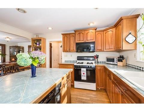 5 Ivy St, Worcester, MA 01604 photo 12
