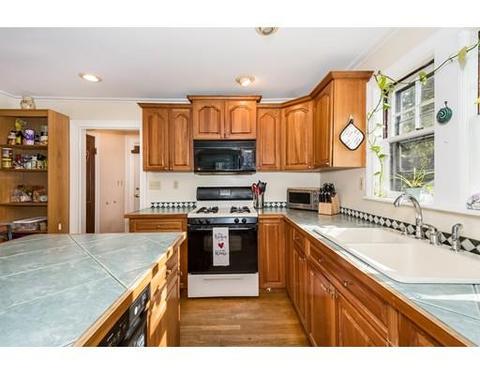 5 Ivy St, Worcester, MA 01604 photo 11